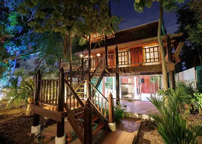 Villa 曼谷2000平方米庄园别墅 超大泳池sukhmvit位置绝佳 9间卧室 Bangkok